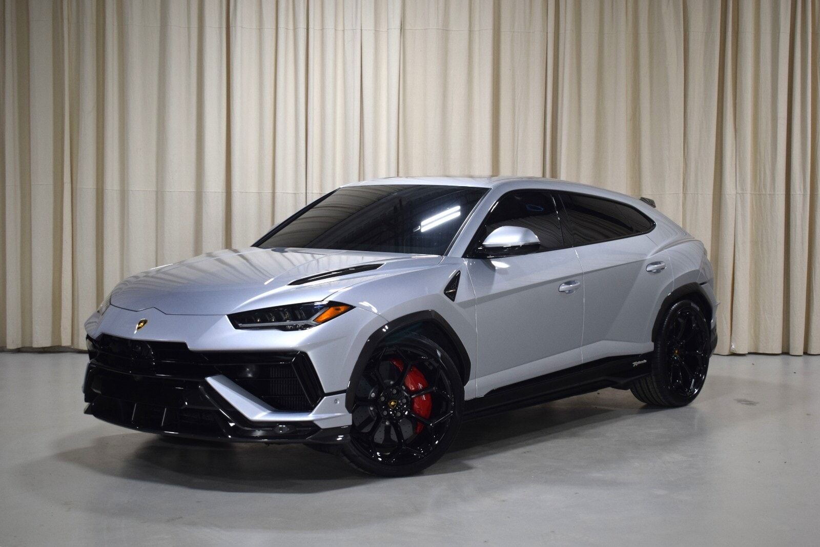 2024 LAMBORGHINI URUS