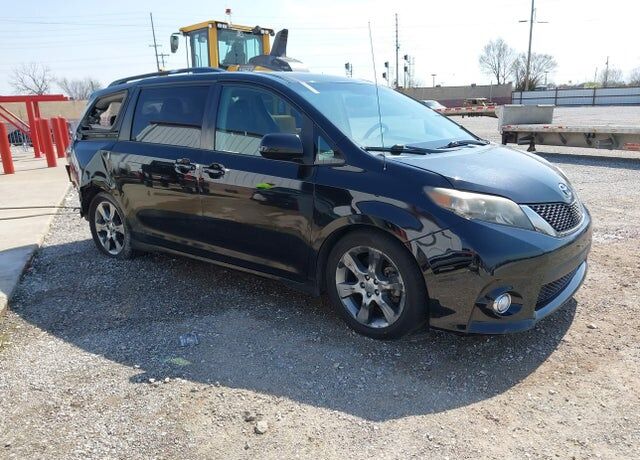 2012 TOYOTA Sienna