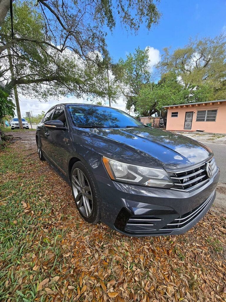 2017 VOLKSWAGEN Passat