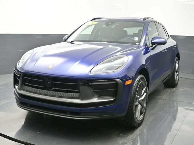 2024 PORSCHE Macan
