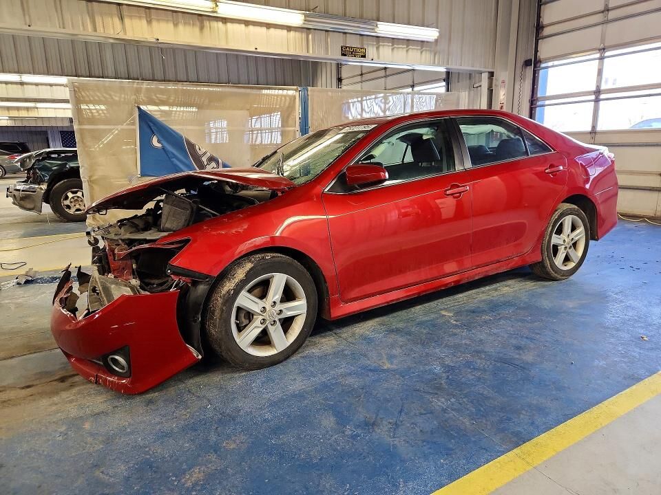 2013 TOYOTA Camry