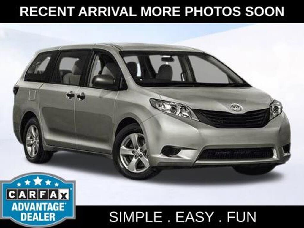 2011 TOYOTA Sienna
