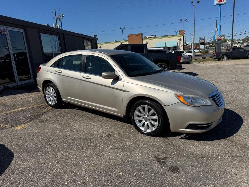2013 CHRYSLER 200