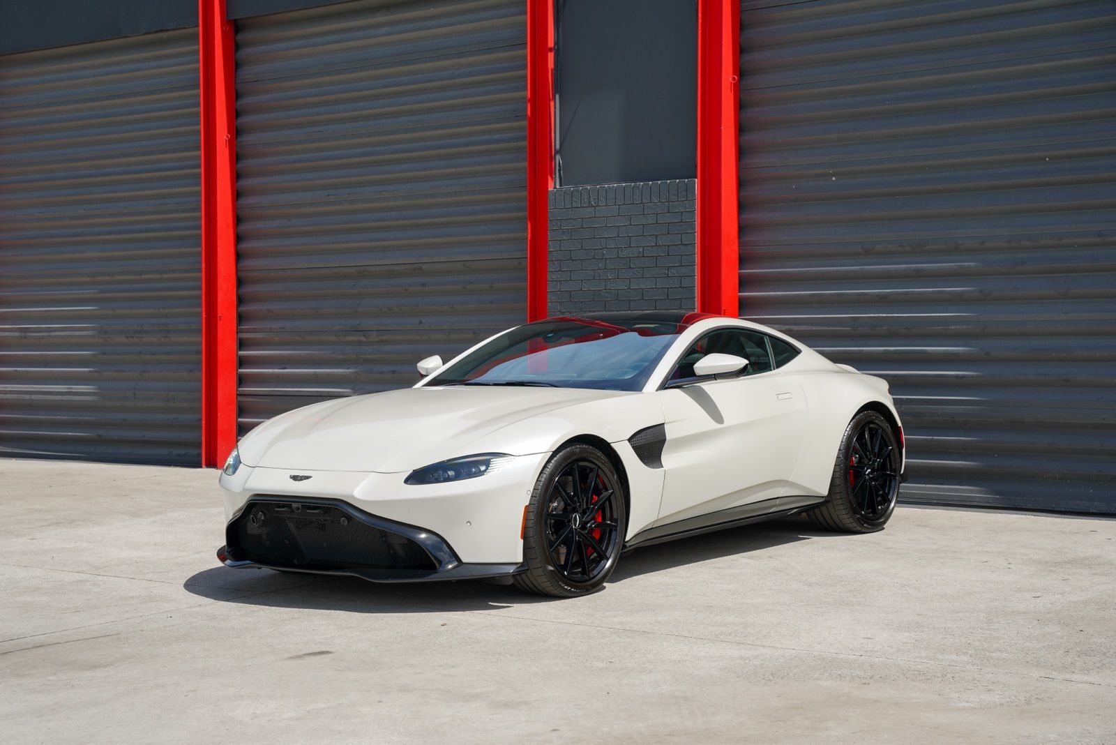 2019 ASTON MARTIN V8 Vantage