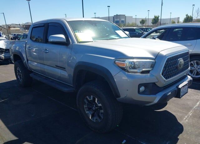 2019 TOYOTA Tacoma