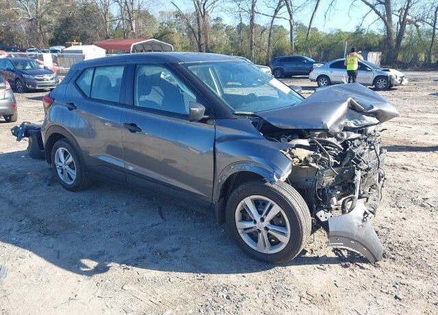 2021 NISSAN Kicks