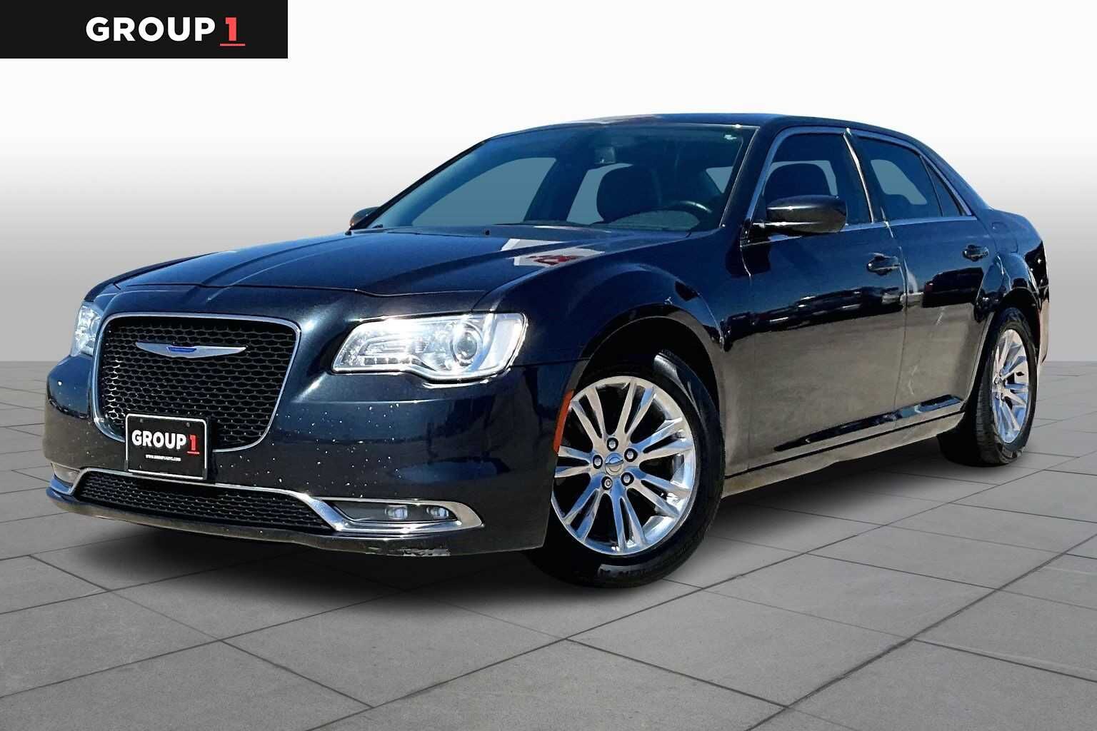 2019 CHRYSLER 300