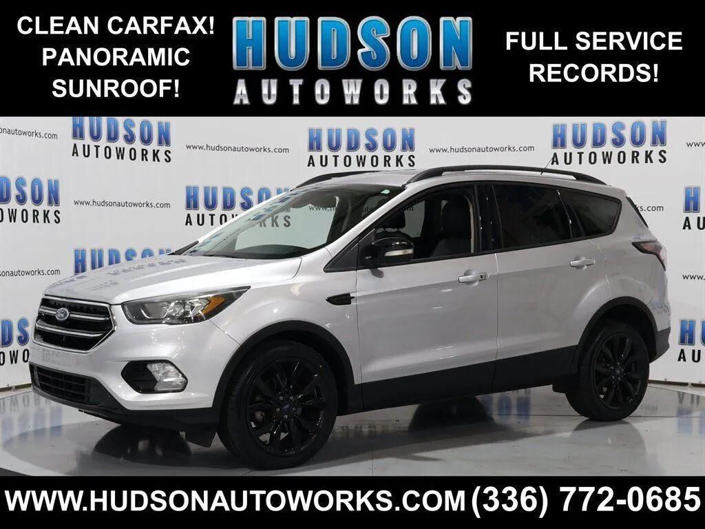 2017 FORD Escape