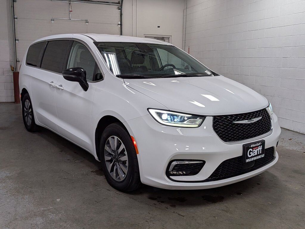 2024 CHRYSLER Pacifica