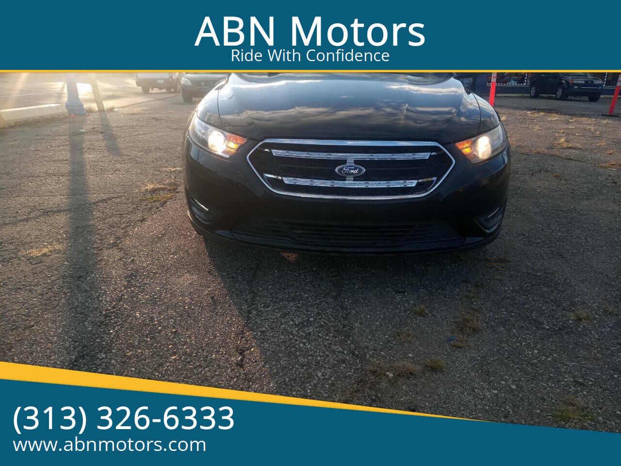 2013 FORD Taurus
