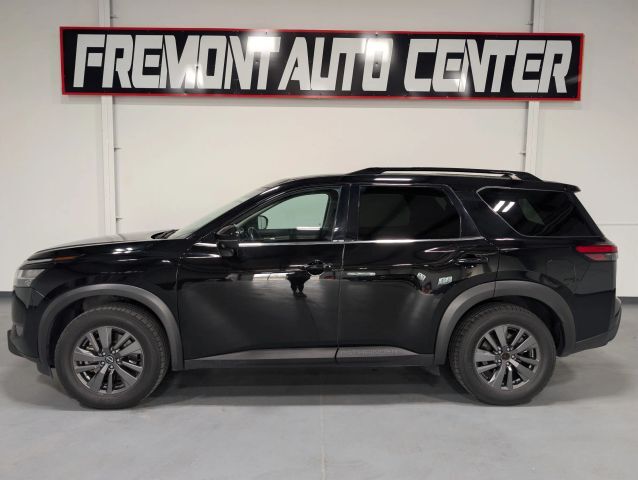 2022 NISSAN Pathfinder