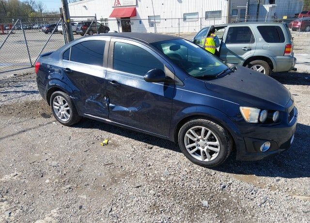 2016 CHEVROLET Sonic