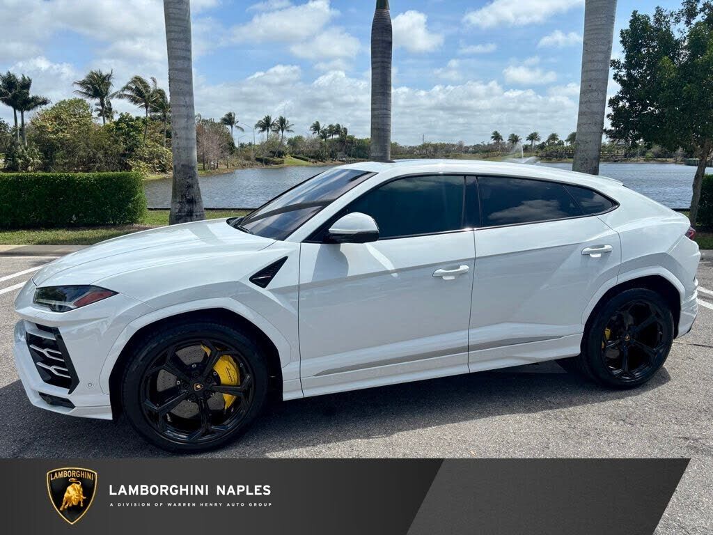 2020 LAMBORGHINI URUS