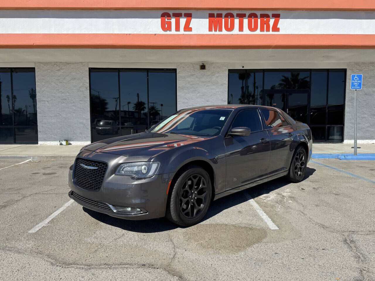 2019 CHRYSLER 300