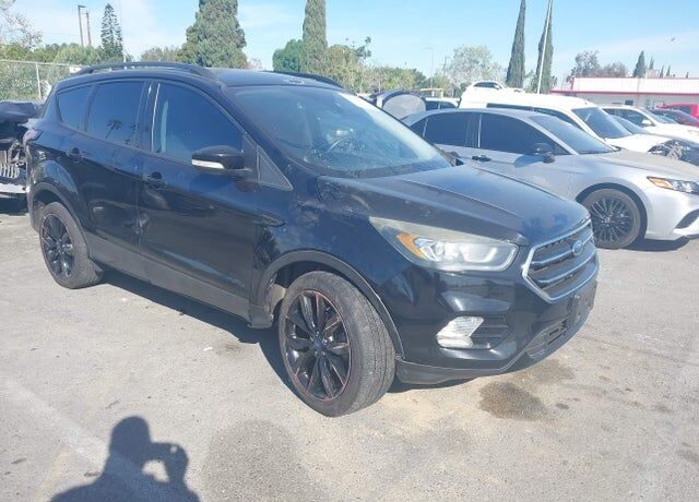2017 FORD Escape