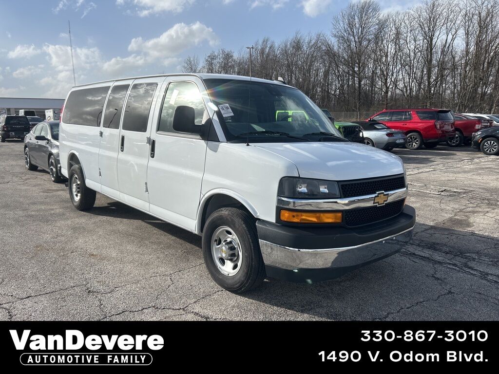 2025 CHEVROLET Express