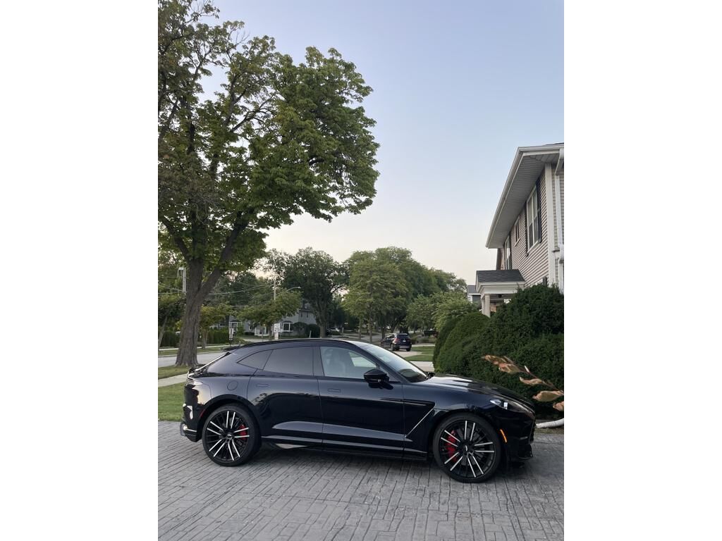 2023 ASTON MARTIN DBX
