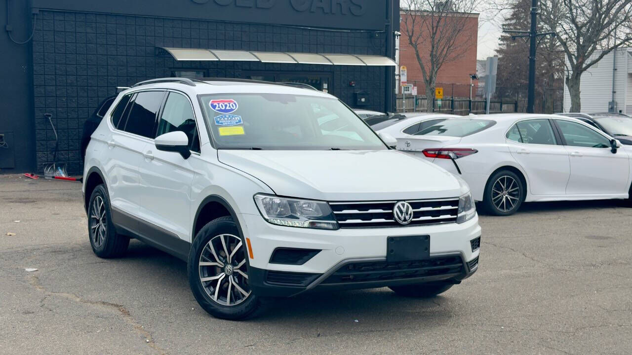 2020 VOLKSWAGEN Tiguan