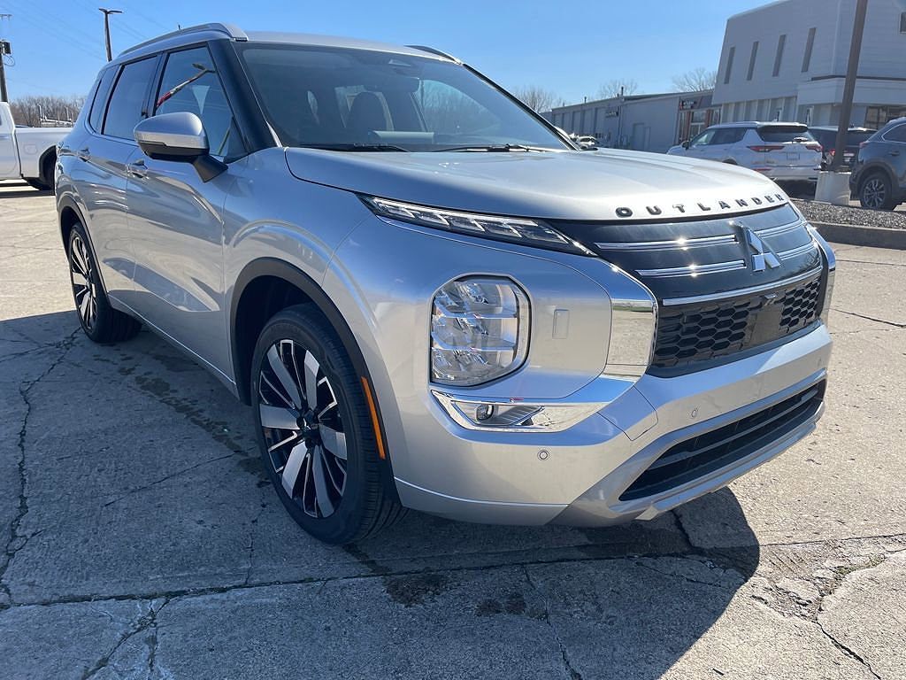 2026 MITSUBISHI Outlander