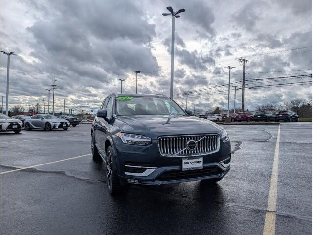 2023 VOLVO XC90