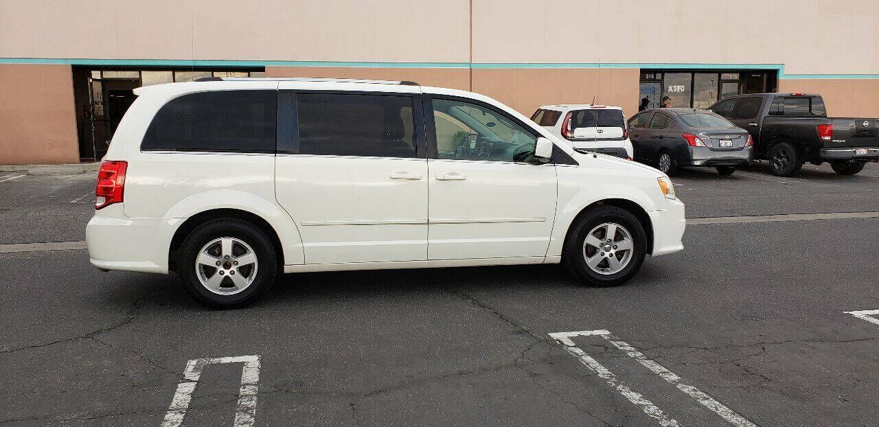 2011 DODGE Grand Caravan