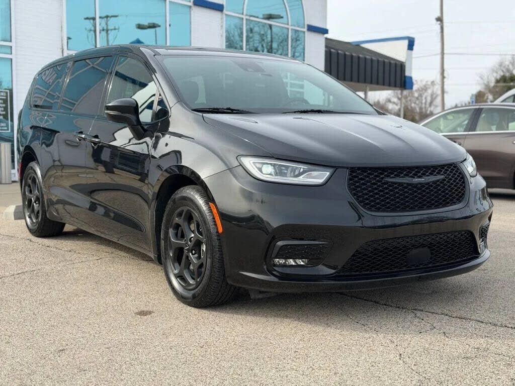 2023 CHRYSLER Pacifica