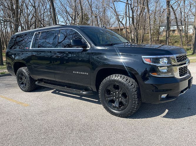 2017 CHEVROLET Suburban