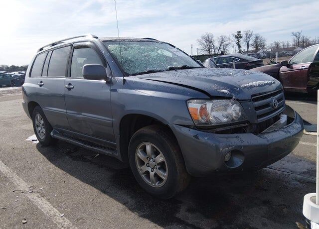 2004 TOYOTA Highlander