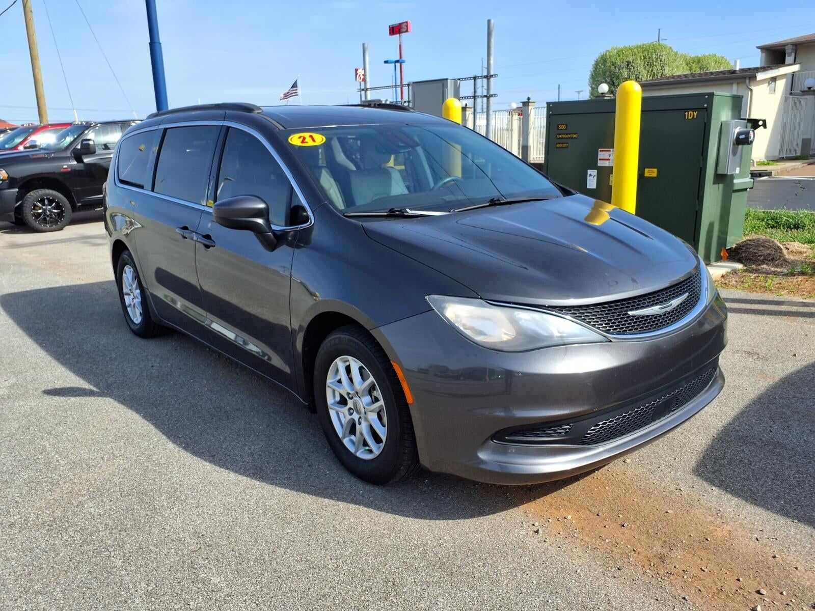 2021 CHRYSLER Voyager