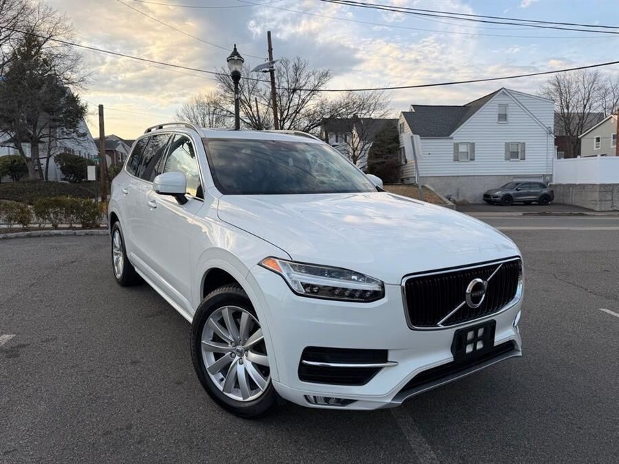 2018 VOLVO XC90