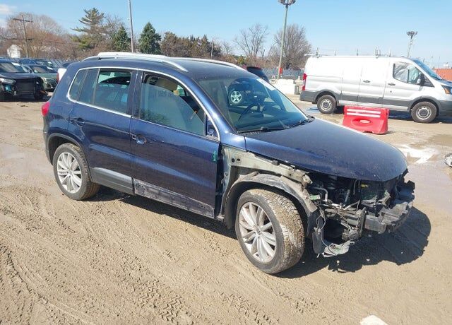 2013 VOLKSWAGEN Tiguan