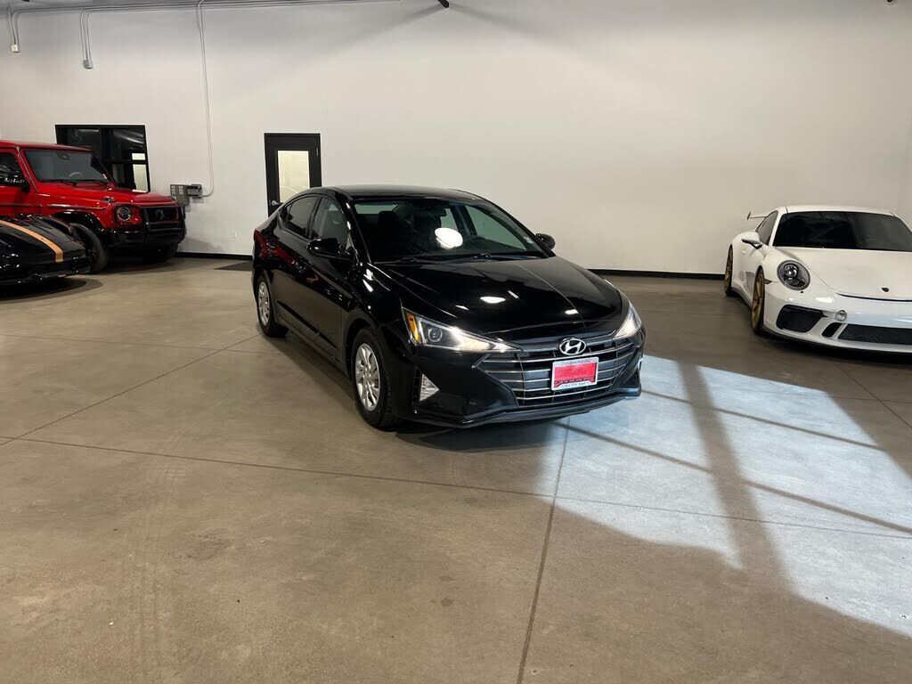 2019 HYUNDAI Elantra