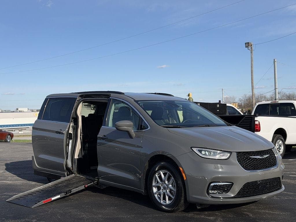 2022 CHRYSLER Pacifica