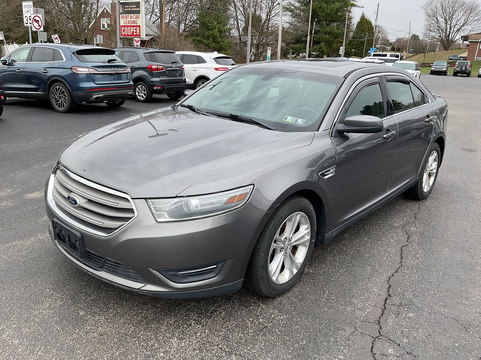 2013 FORD Taurus