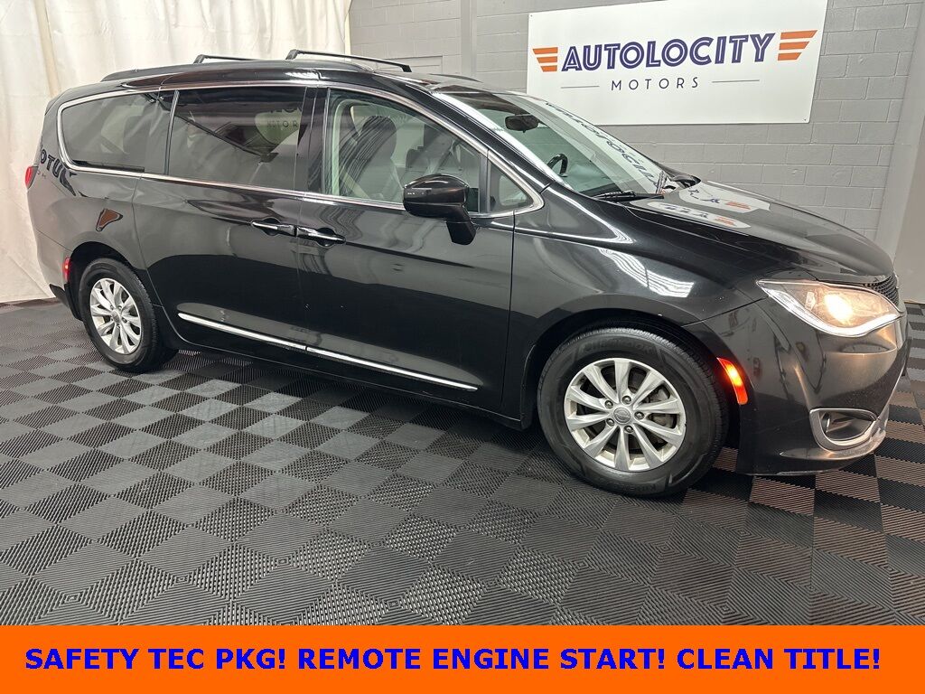 2017 CHRYSLER Pacifica
