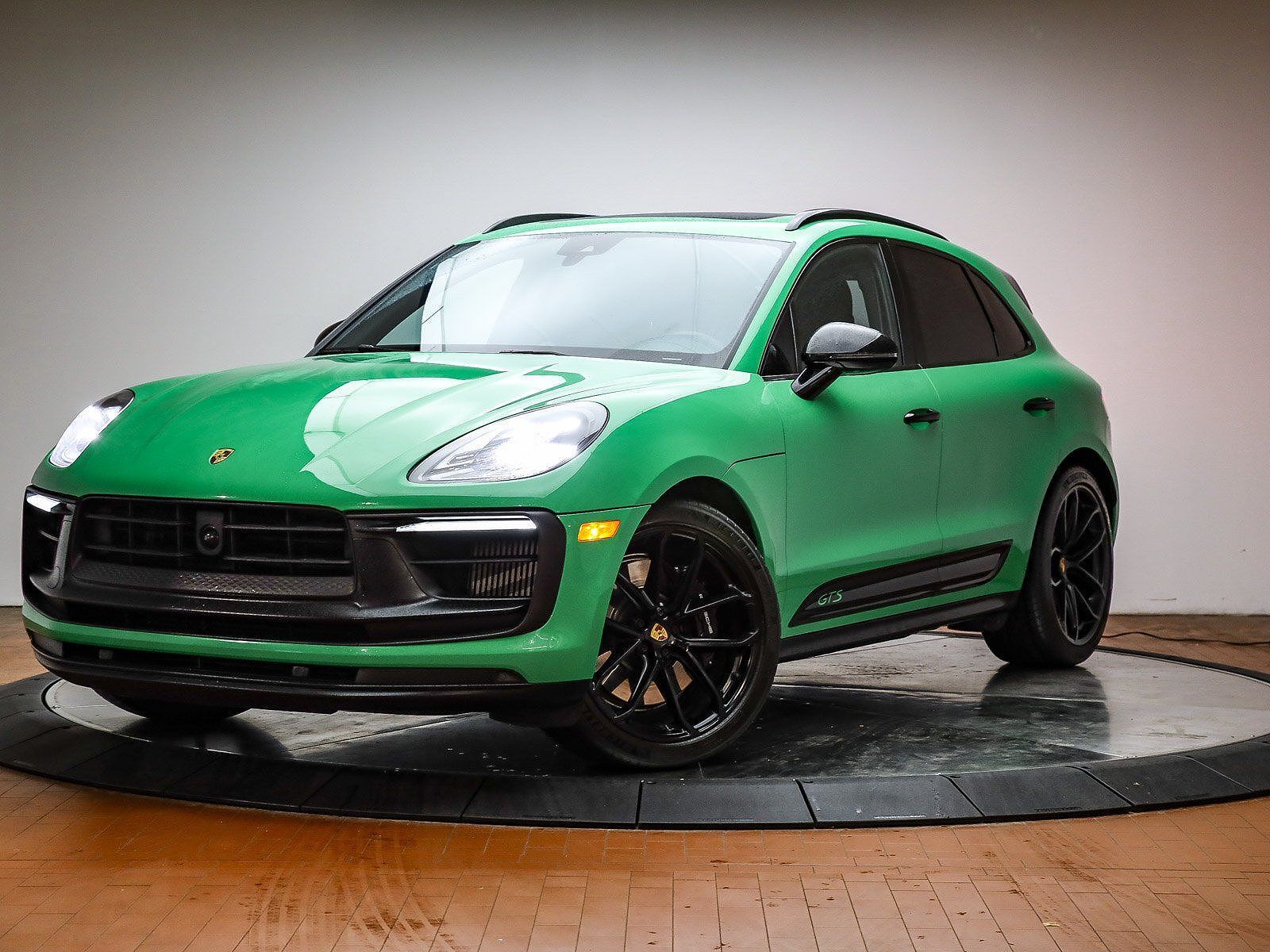 2023 PORSCHE Macan
