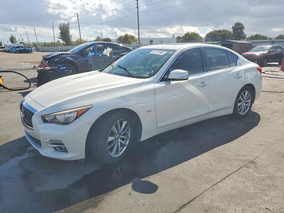 2016 INFINITI Q50