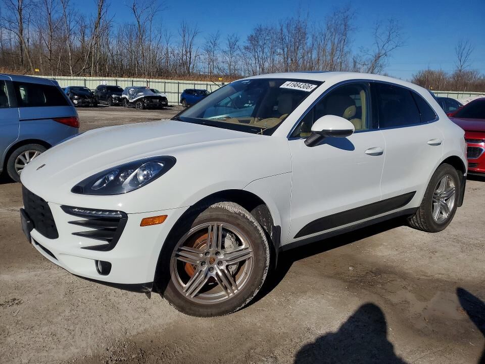 2017 PORSCHE Macan