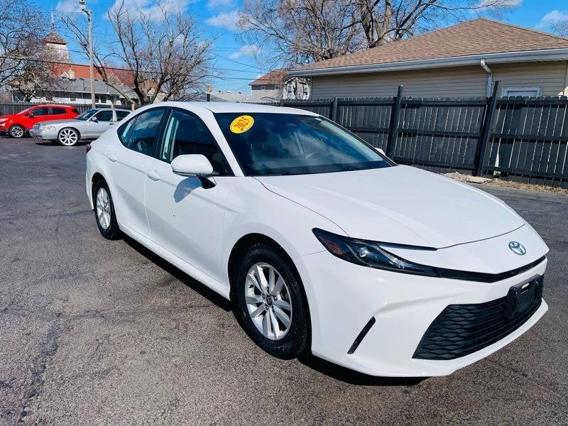 2025 TOYOTA Camry