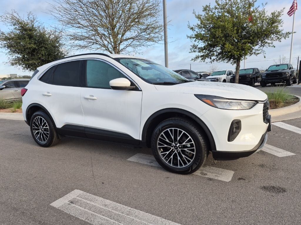 2023 FORD Escape