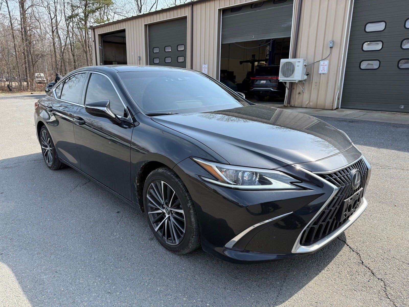 2025 LEXUS ES