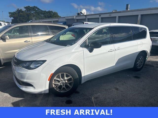 2024 CHRYSLER Voyager