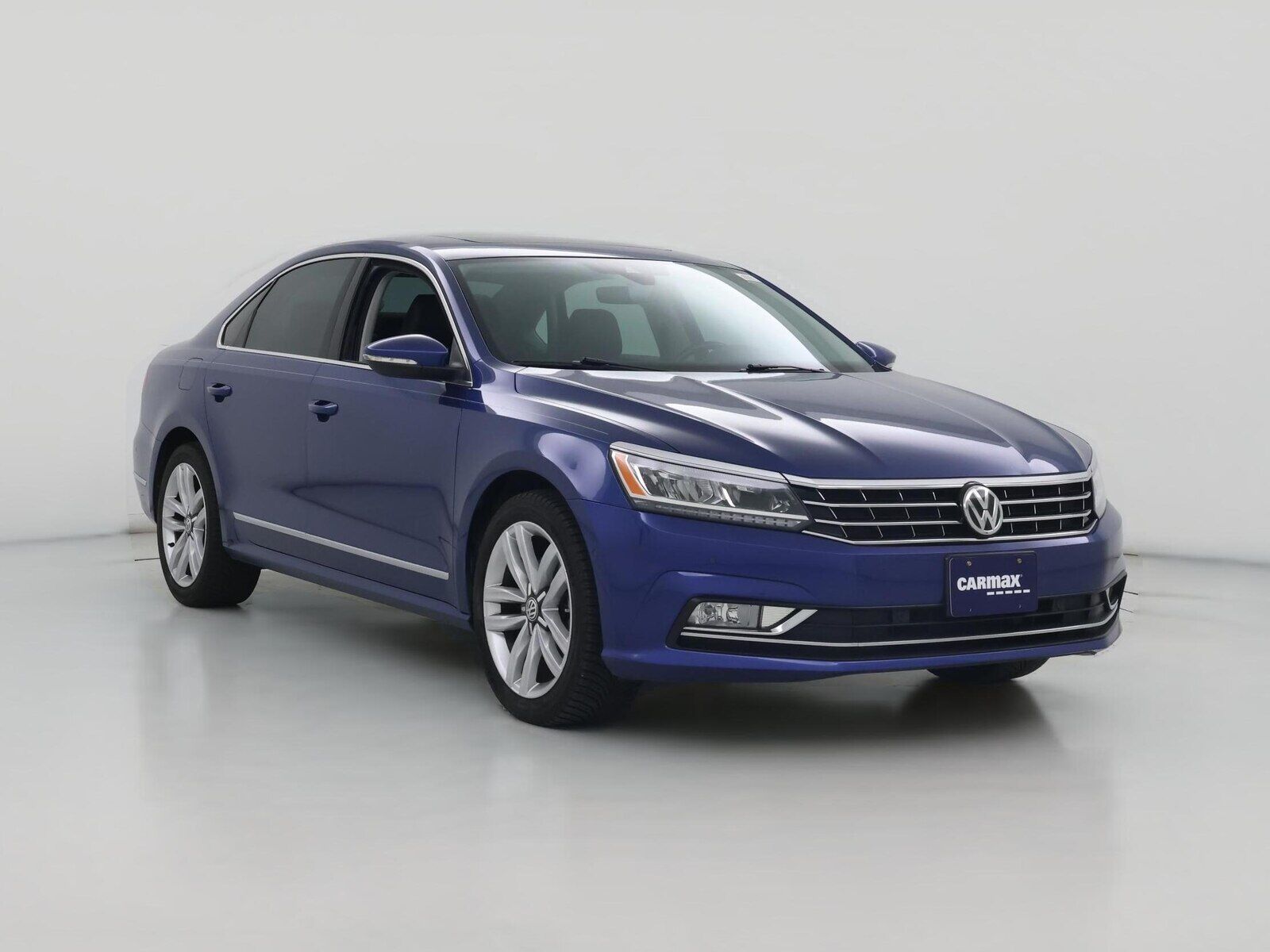 2016 VOLKSWAGEN Passat