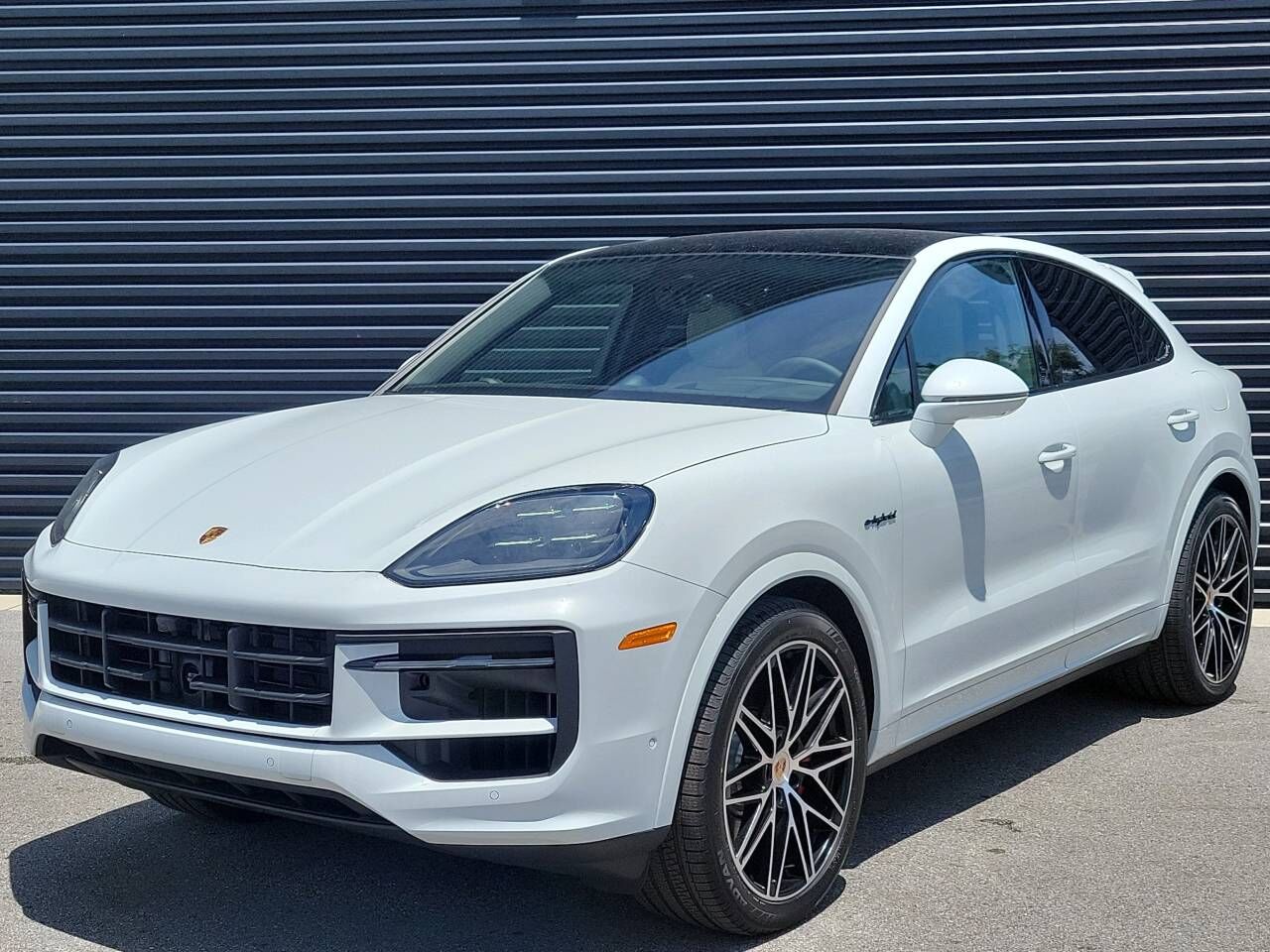 2025 PORSCHE Cayenne