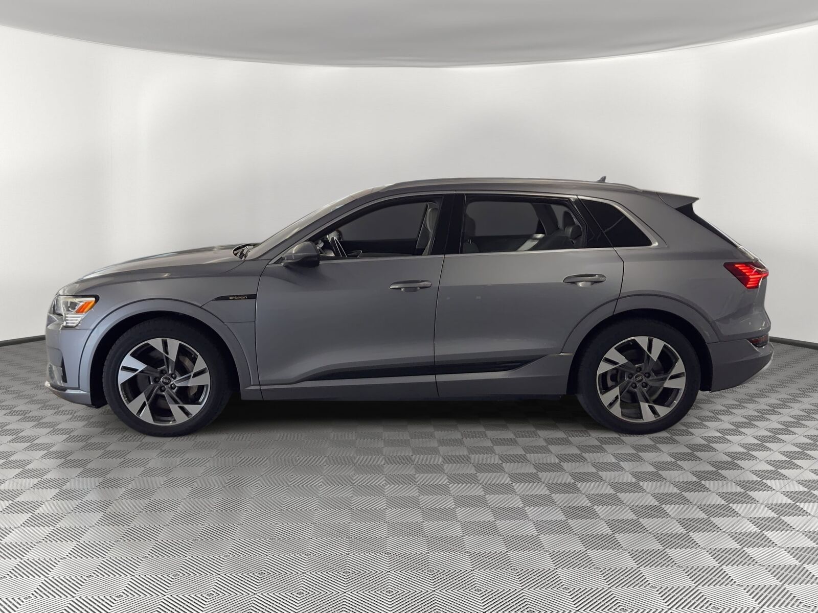 2022 AUDI e-tron