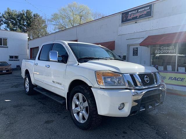 2011 NISSAN Titan