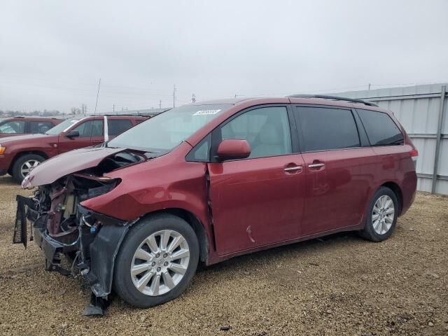 2014 TOYOTA Sienna