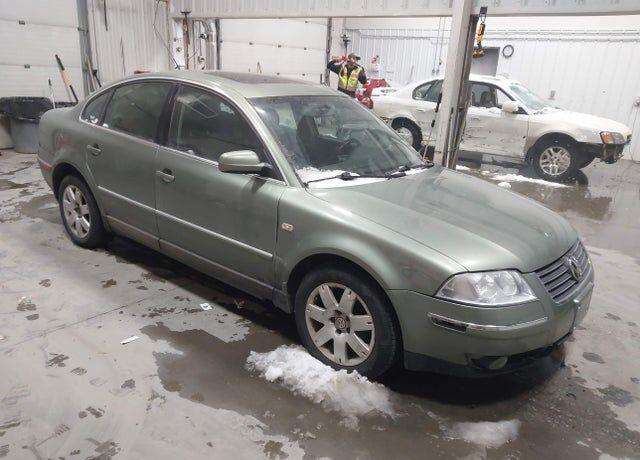 2003 VOLKSWAGEN Passat