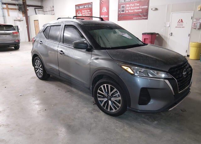 2023 NISSAN Kicks