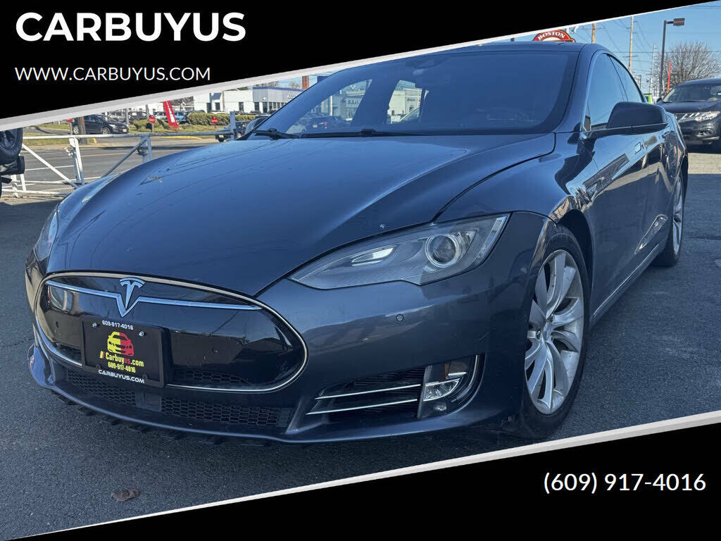 2015 TESLA Model S